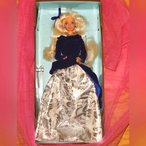 1995 Avon Exclusive Winter Velvet Barbie